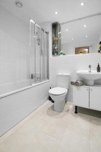 Modern Bermondsey Apartment, 5 Min to Tube, Walk to Tower Bridge, Zone 2 London