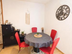 Luna Center Apartment - 2 Balconies & 3 AC