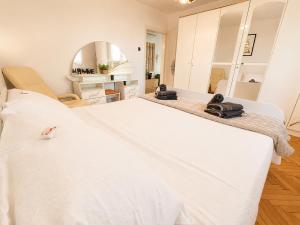 Luna Center Apartment - 2 Balconies & 3 AC