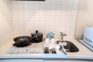 1003Room 5 mins walk from JR Kinshicho North Exit On level 10 with lift access offering a clear view of Tokyo Skytree Easy rail access includes a balcony plus quiet indoor spaces quiet indoor space