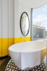 Brilliant Jade Suites