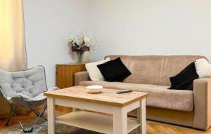 4 Bedroom Amazing Apartment In Supetar