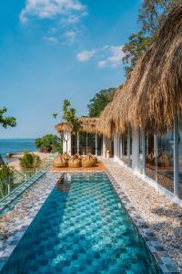 The Sea Breeze Pool Villa Bangphra Bangsaen