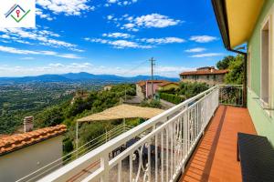 Casa Ernesta - Meravigliosa Vista Panoramica sulle Colline di Lucca, 3 camere, 5 ospiti, Parcheggio privato