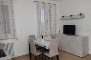 Apollinares House