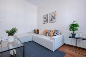 3-Bedroom Spacious Apartment with 2 Bathrooms