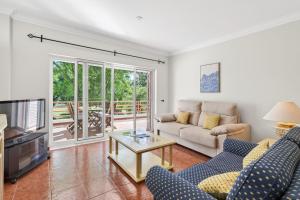 Cozy 1Bdr Flat with Pool and Garage by Lovelystay