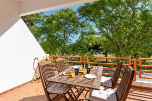 Cozy 1Bdr Flat with Pool and Garage by Lovelystay