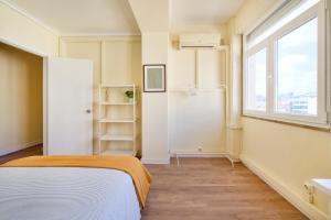 Sunny Balcony Room - Marquês de Pombal