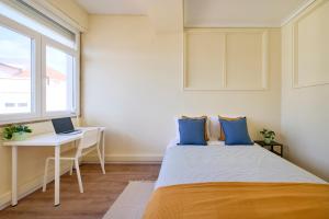 Sunny Balcony Room - Marquês de Pombal