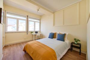Sunny Balcony Room - Marquês de Pombal