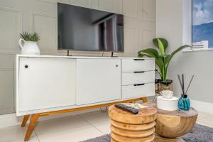 Cape Town Mountain Views 1 Bedroom Apartment