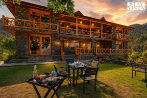 StayVista at Mountain Mirage with Bonfire