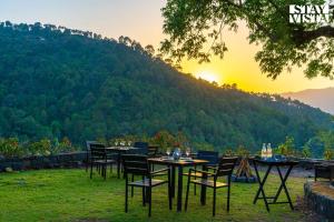 StayVista at Mountain Mirage with Bonfire