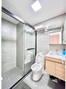 The comfort executive loft three bedroom apartment with amazing breathtaking city views , swimming pool ,gym ,private ample parking space with designated child playground area