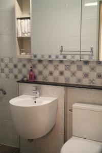 Airport stay Open special, 7 minutes on foot from the bus station, 10 minutes by airport taxi, 6 people, Spacious, Cozy