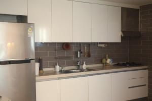 Airport stay Open special, 7 minutes on foot from the bus station, 10 minutes by airport taxi, 6 people, Spacious, Cozy