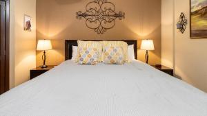 Scenic Luxury Gorgeous Ocean Front Condo