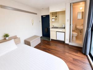 Osaka Umeda West JR Tsukamoto Inn 44
