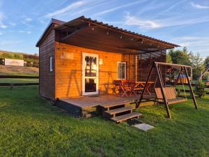 Siedlisko nr 4E i 4F nad jeziorem Skarlińskim, jezioro, mazury, domki letniskowe, bania