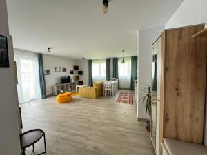Cozy & Bright Apartment