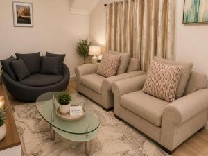 Shangri-La -Residence, walking distance to Sarit Centre , Marriot and Movenpick Hotel
