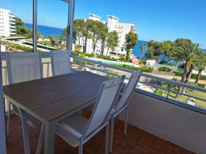 Spacious Beachfront Apartment with Ocean Views