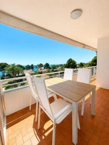 Spacious Beachfront Apartment with Ocean Views