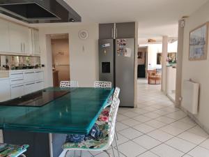 Partie haute villa - Vue mer, piscine et jacuzzi