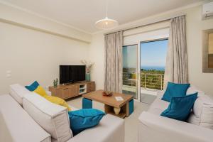 Thomas & Elena Holiday House
