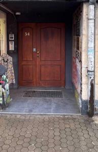Beautiful new NDK Main street apartment