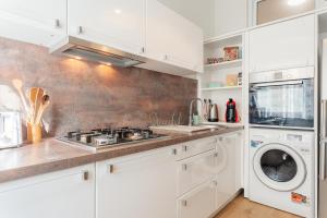 Old Town 1BR Apt near Main Square