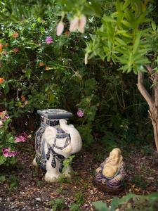 Charming studio, balcony with garden view, Nice Libération
