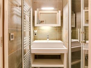 Courchevel T5 Contemporain 8p avec Parking et WIFI - FR-1-562-13