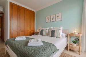 Luxurious 2-Bedroom Apartment with Ocean View in Costa Adeje