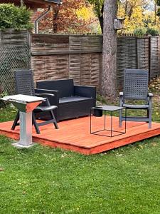 Tiny House AnneMone bei CaroGrün in Erfurt-gemütlich-sonnig-Küche-Bad-Garten-Parken-Pool-Sauna-Klimaanlage-WLAN