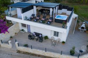 Beachfront house Miamore - 10 m from the sea