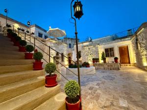 Crassus Cave Hotel