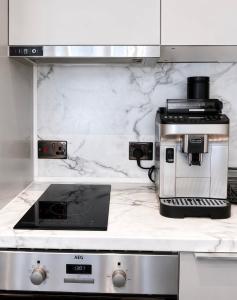 Modern 2BDR in Kensington 2 min Walk to Tube