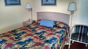 Queen Room room in White Sands Motel