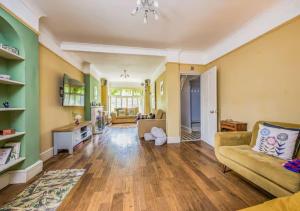 Gorgeous Bosham Family Home - Pass the Keys