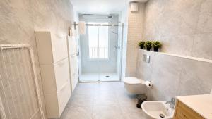 Elegant 1BR Free Parking Near Metro and Dom Luis I