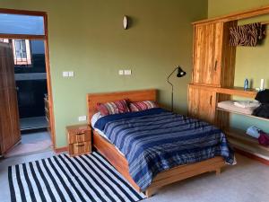 Buye Holiday House