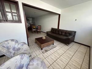 Apartamento Duplex a 500 metros do FIG,acomoda ate 14 hospedes