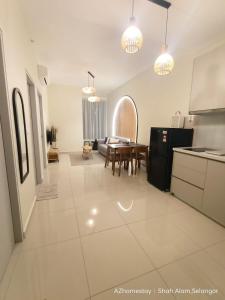 AZ Homestay BeCentral I-City Hotel Tower Shah Alam 2 Bedroom 1 Bath with Free Parking