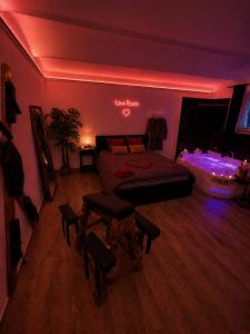 Greys BDSM Love Room - Private Jacuzzi - Riga