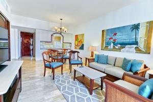 Holiday Inn Club Vacations The Royal CancunInclusive