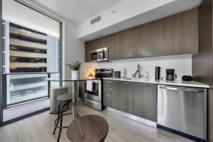 Cozy Bay View Studio Walk to PortMiami Bayside Sleeps 4