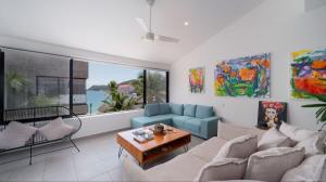 Beachside-2 Balconies, Elevator Access-Fresh Design