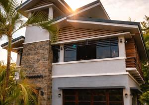Island Lyfe Adventures Hotel - 5 Minutes from El Nido Airport & Lio Beach